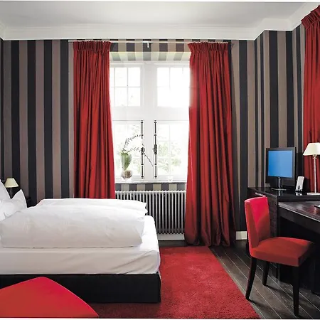 فندق Manoir De Lebioles 5*