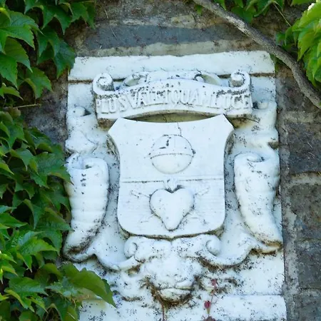 Manoir De Lebioles فندق