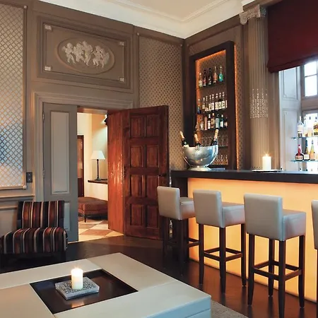 Hotel Manoir De Lebioles