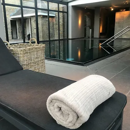 Manoir De Lebioles فندق 5*