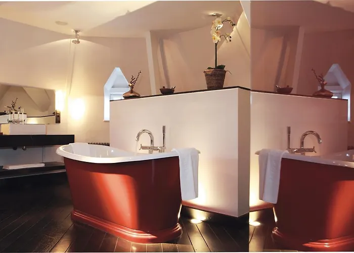 Hotel Manoir De Lebioles 5*