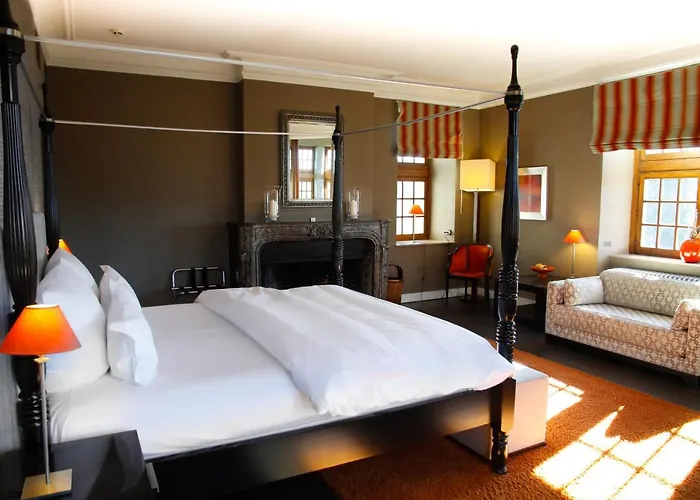 Hotel Manoir De Lebioles