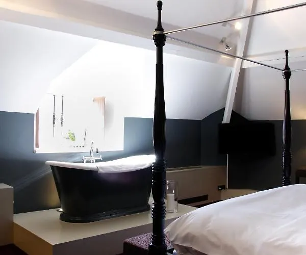 Manoir De Lebioles Hotel